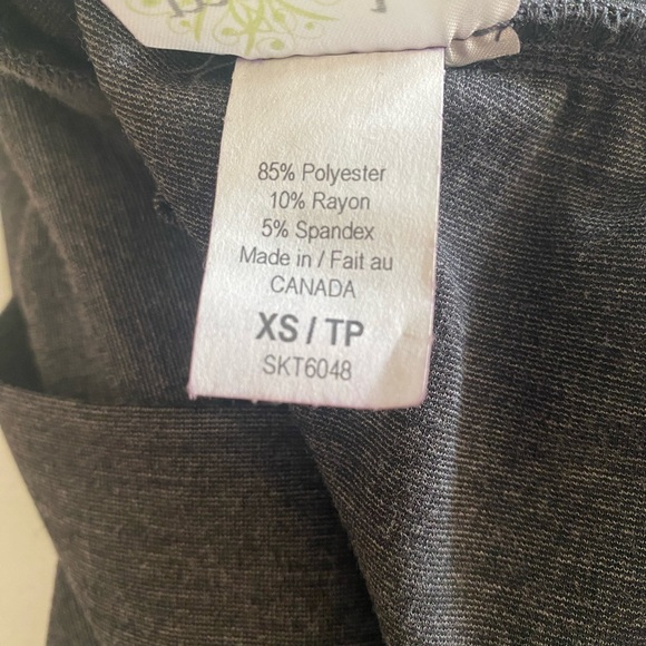 NWT Mandala Design Grey Stretch Pencil Skirt Size XS - Picture 8 of 8